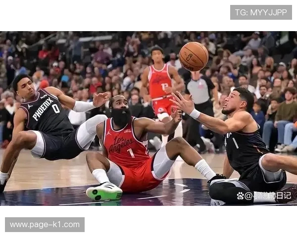 利拉德关键挡拆拉开空间 提升球队季后赛得分效率