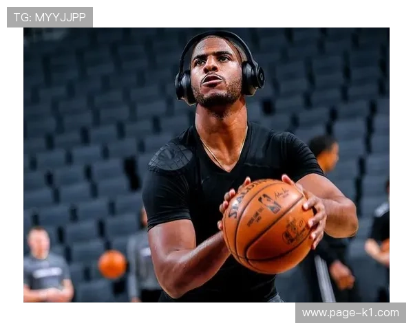 克里斯·保罗利用挡拆创造投篮机会，持续提升球队组织效率